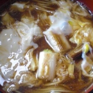 昼食にも!　　「焼き白ネギとふわふわ卵のラーメン」